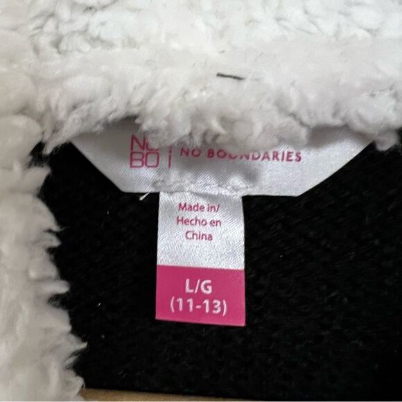 - No boundaries Christmas sweater with hood. Sz L ( 11-13) - Picture 5 of 5